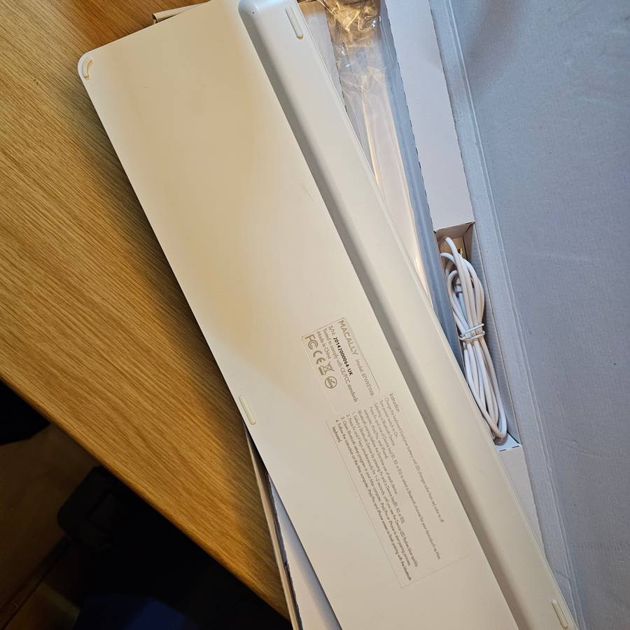 Macally - Slim Bluetooth keyboard for Mac  British English - Includes Numeric Keypad