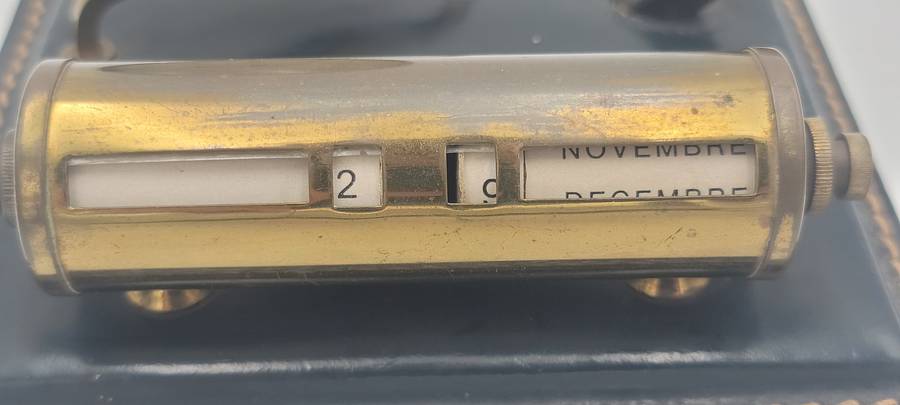 Vintage Leather Desktop French Calendar with Pen Holder