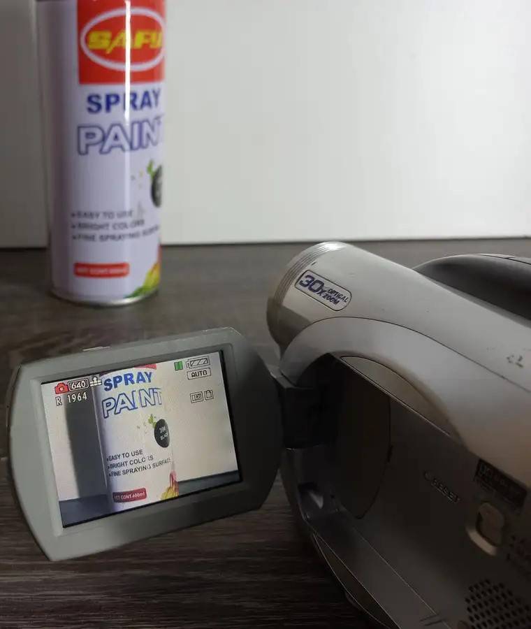 Panasonic VDR-D150EB Camcorder - 30x Zoom - 2.5" LCD - 8cm DVD Recording