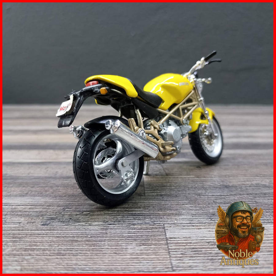 Ducati Monster 900 Motorcycle Die-cast Scale 1:18