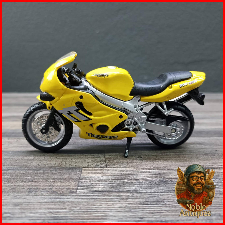 Triumph TT 600 Motorcycle Die-cast Scale 1:18