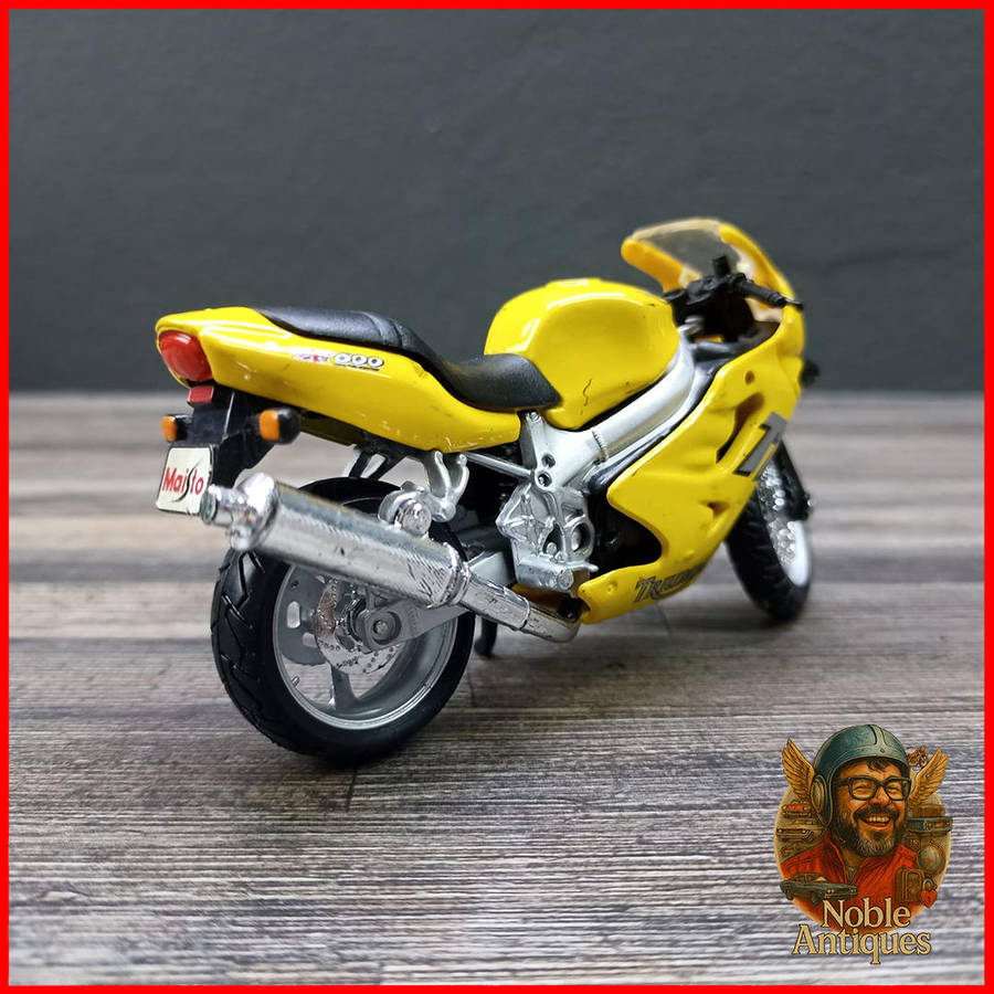 Triumph TT 600 Motorcycle Die-cast Scale 1:18