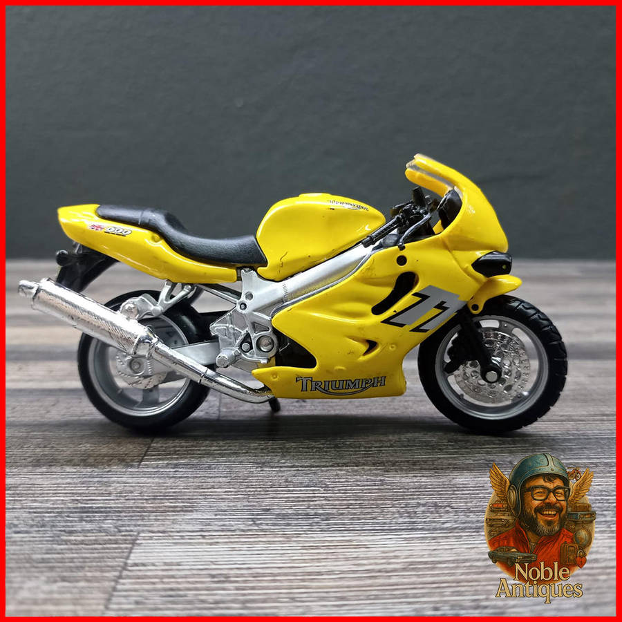 Triumph TT 600 Motorcycle Die-cast Scale 1:18