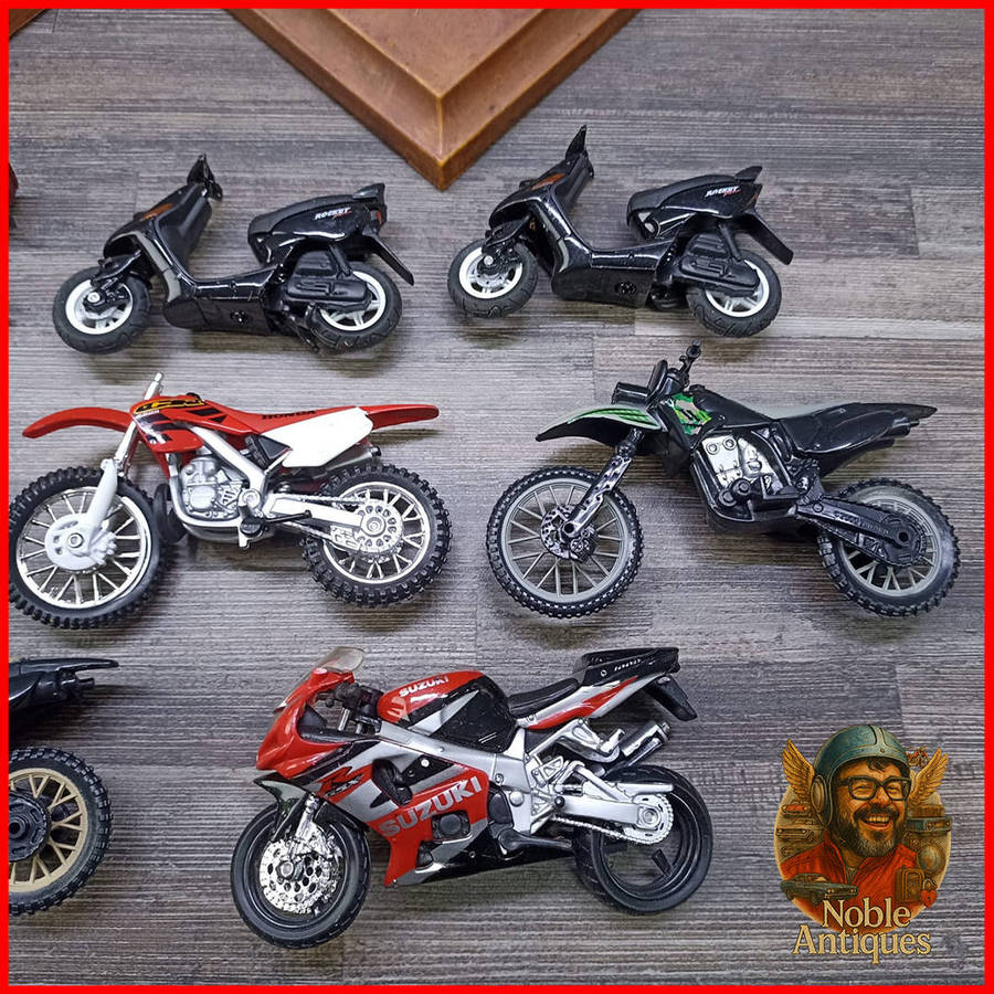 Die Cast Motorcycle Scale 1:12 and 1:18 Parts Collection