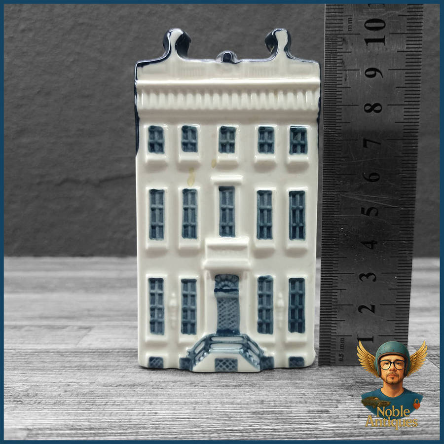 KLM Porcelain Delft Houses 83