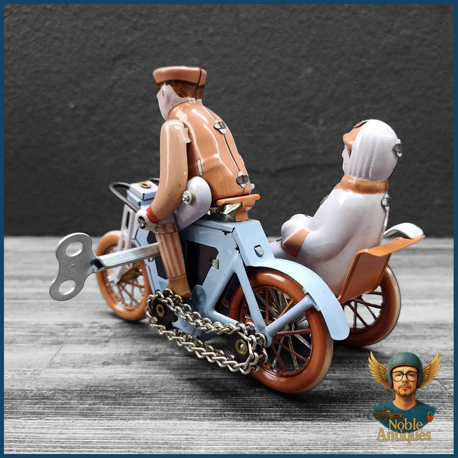 Retro Wind-up Tinplate Motorcycle With Sidecar