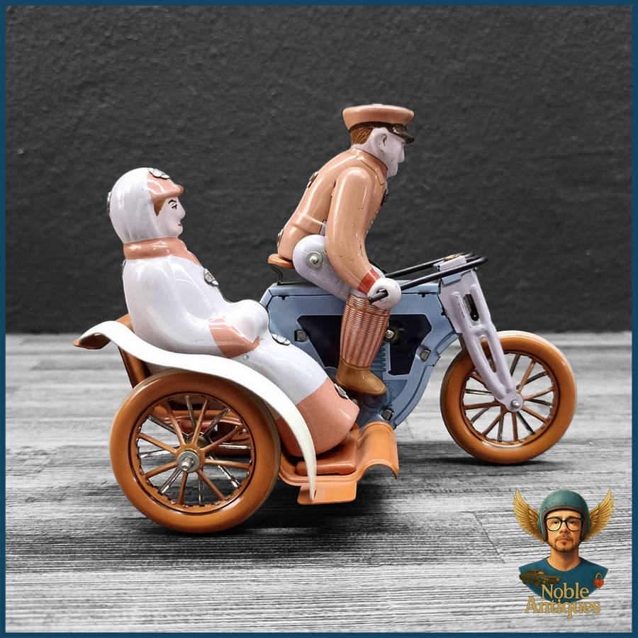 Retro Wind-up Tinplate Motorcycle With Sidecar