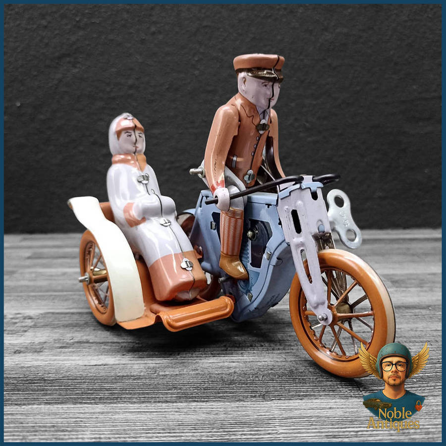 Retro Wind-up Tinplate Motorcycle With Sidecar