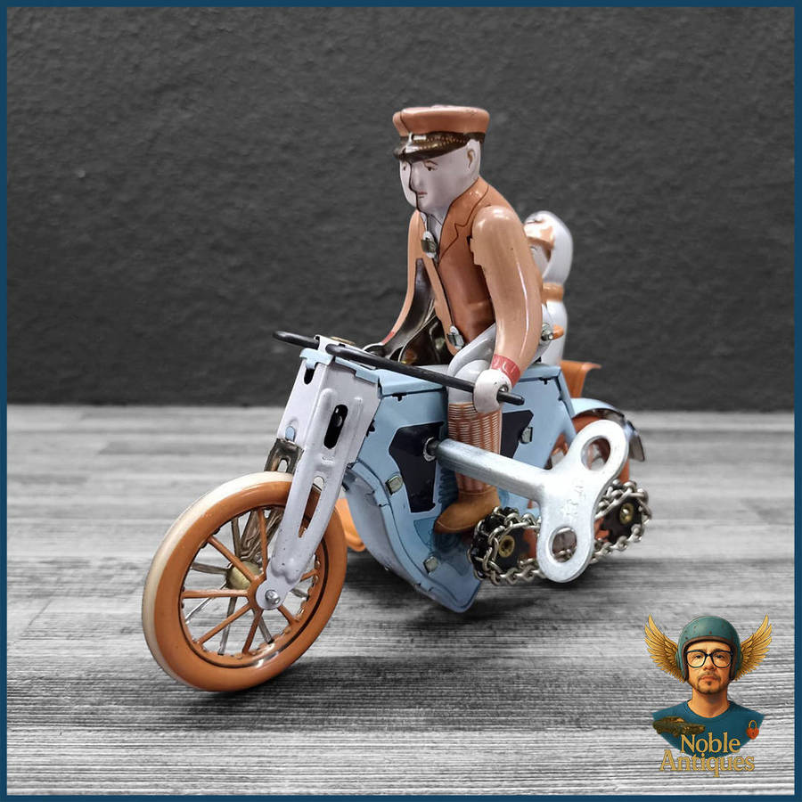 Retro Wind-up Tinplate Motorcycle With Sidecar
