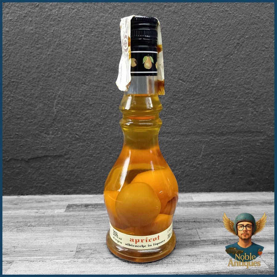 Sealed Apricot Albicocche In Liquore