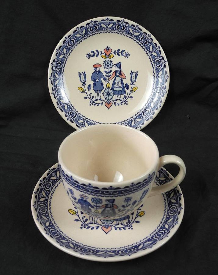 Johnson Brothers Hearts & Flowers Pattern Trio (1 of 2)