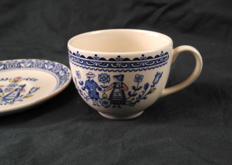 Johnson Brothers Hearts & Flowers Pattern Trio (2 of 2)