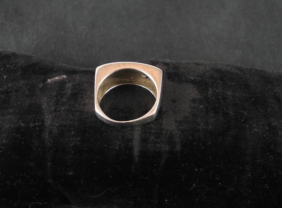 Sterling Silver Ring with Flower Cut Out (6.0g)