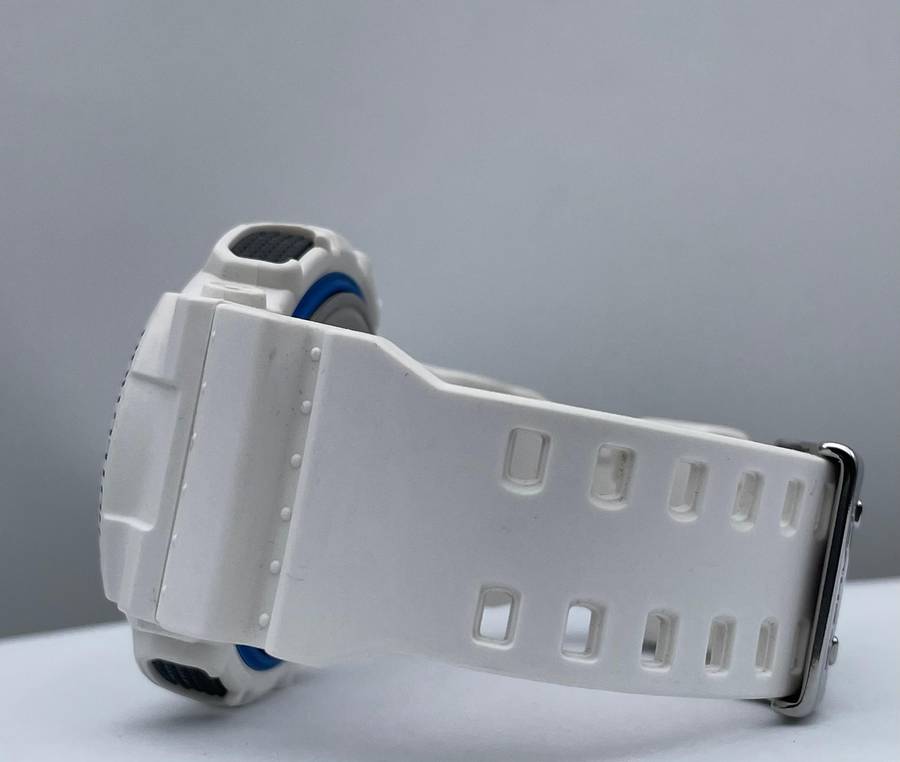 White Casio G shock GA-100B
