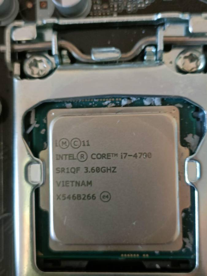 ASRock H81M-DGS motherboard with Intel(R) Core(TM) 17-4790 CPU @ 3.60GHz 2 X 2G DDR2 Ram