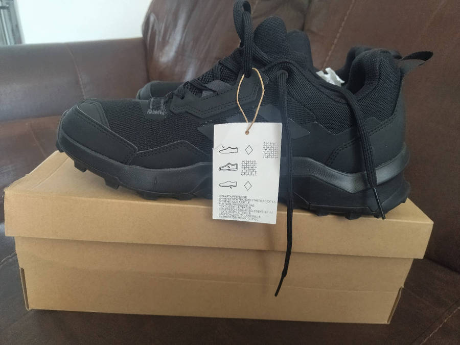 **ADIDAS*AX4*BLACK*MEN'S*SIZE 9*BRAND NEW**