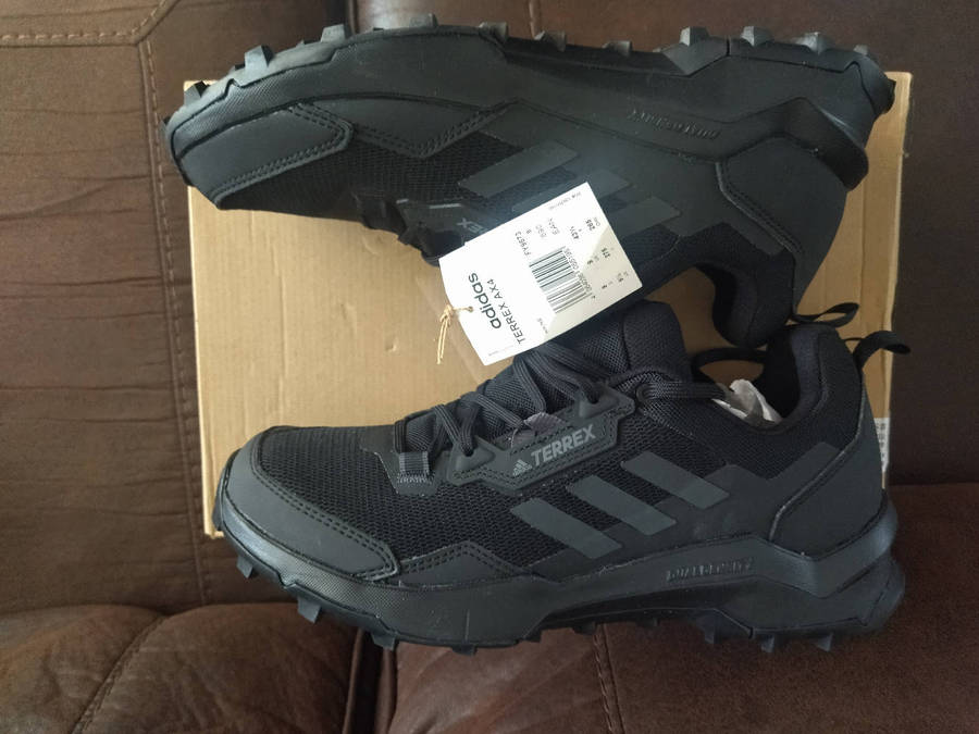 **ADIDAS*AX4*BLACK*MEN'S*SIZE 9*BRAND NEW**