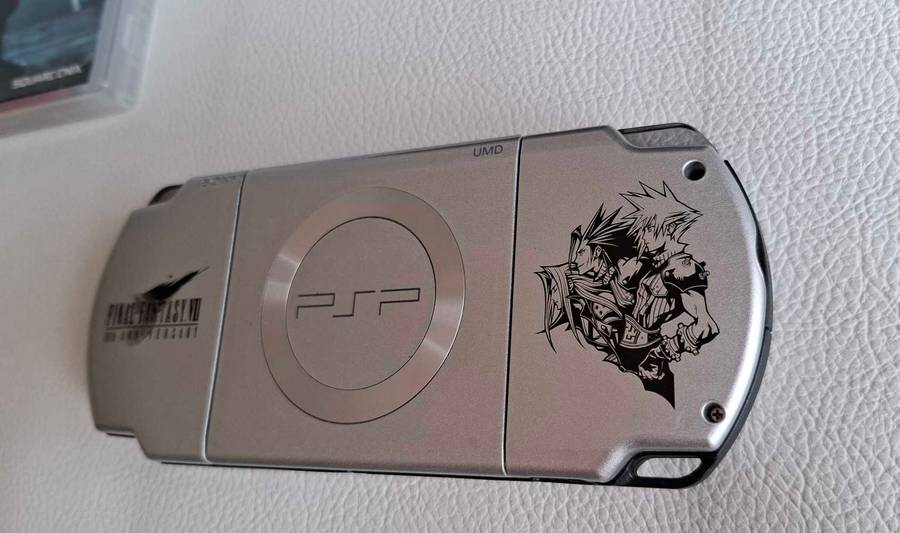 Psp Final Fantasy Edition with Final Fantasy Crisis Core VII