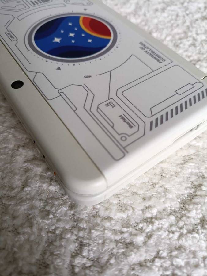 'New' Nintendo 3DS Console With Original Charger