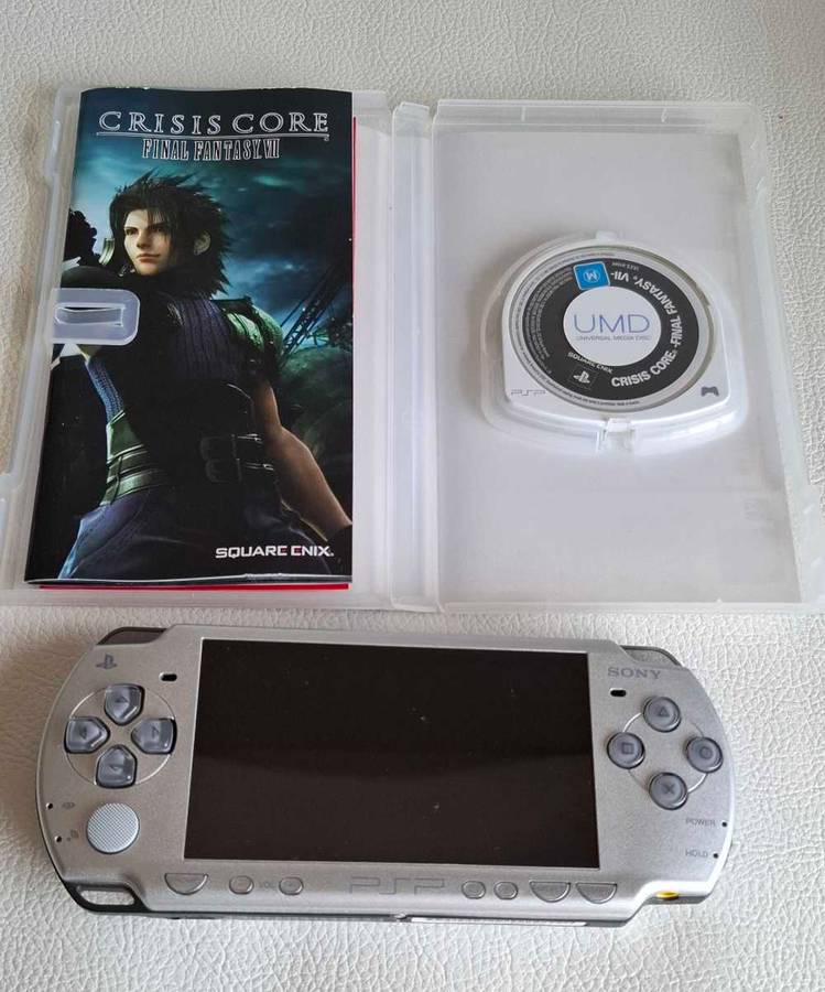 Psp Final Fantasy Edition with Final Fantasy Crisis Core VII