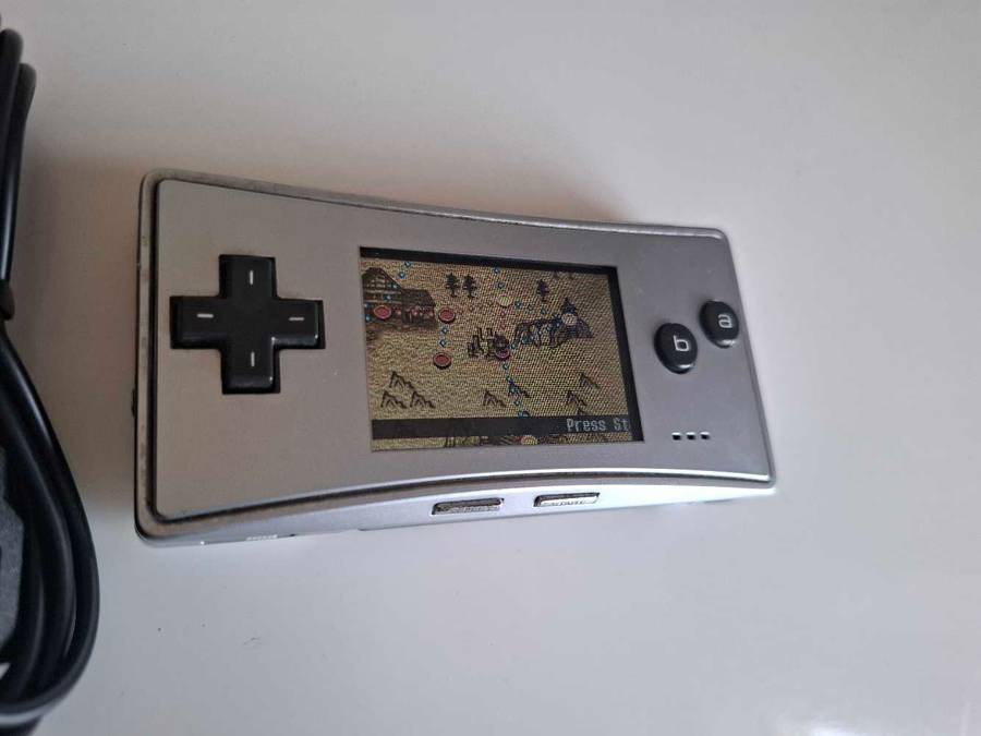 Gameboy Micro +USB Charger