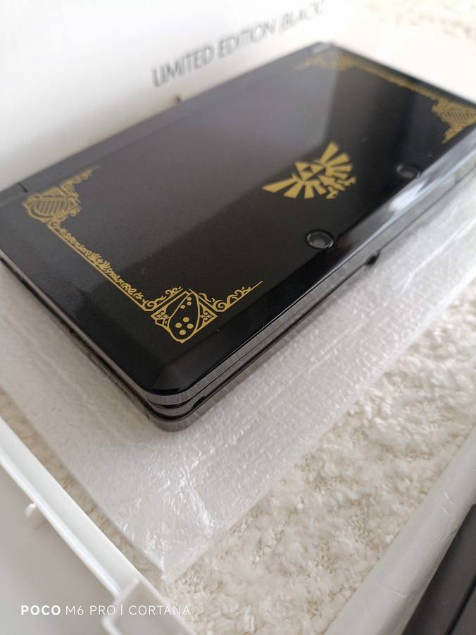 The Legend of Zelda 25 th Anniversary Limited Edition nintendo 3DS Euro Region Console +Box
