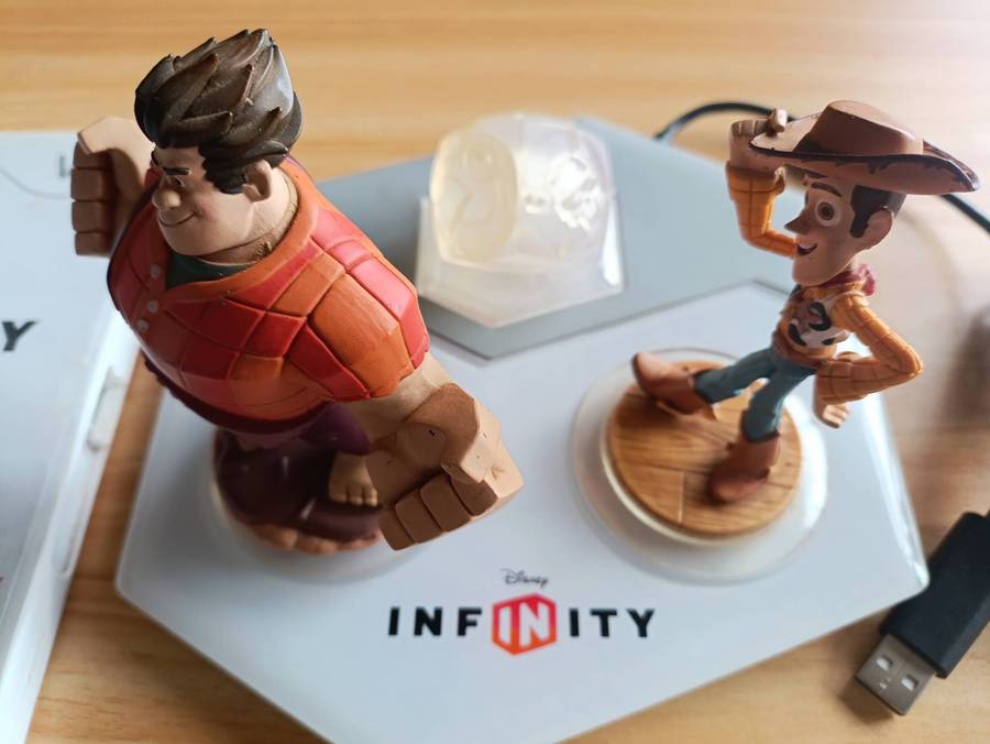 Disney Infinity Game +Portal +Figurines Nintendo Wii