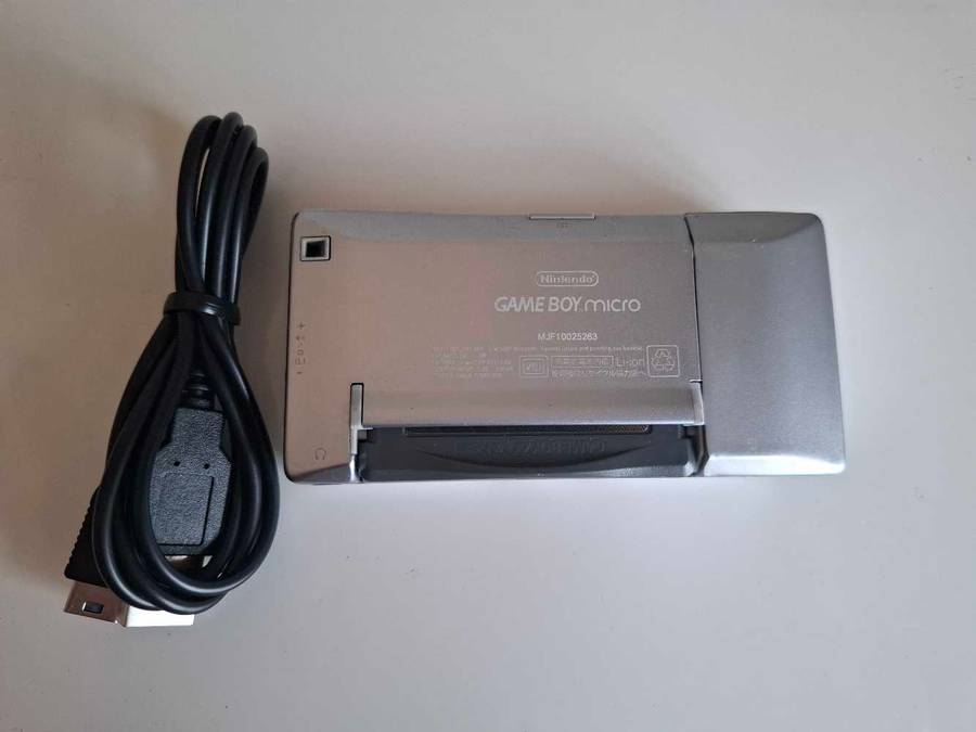 Gameboy Micro +USB Charger