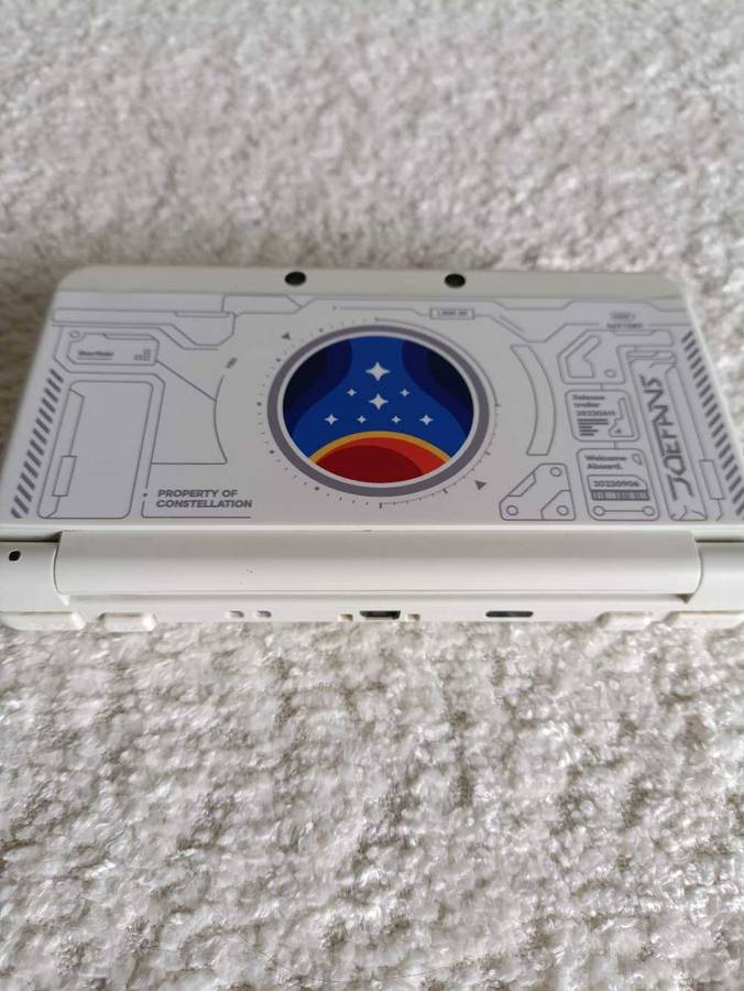 'New' Nintendo 3DS Console With Original Charger