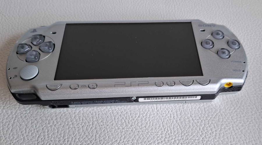 Psp Final Fantasy Edition with Final Fantasy Crisis Core VII