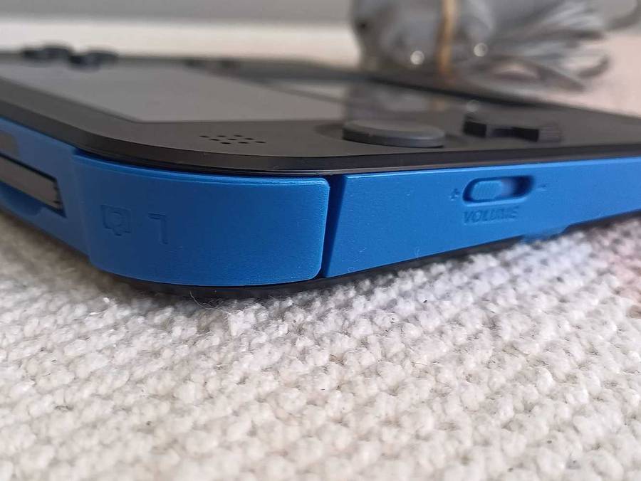 Nintendo 2DS Console +Game