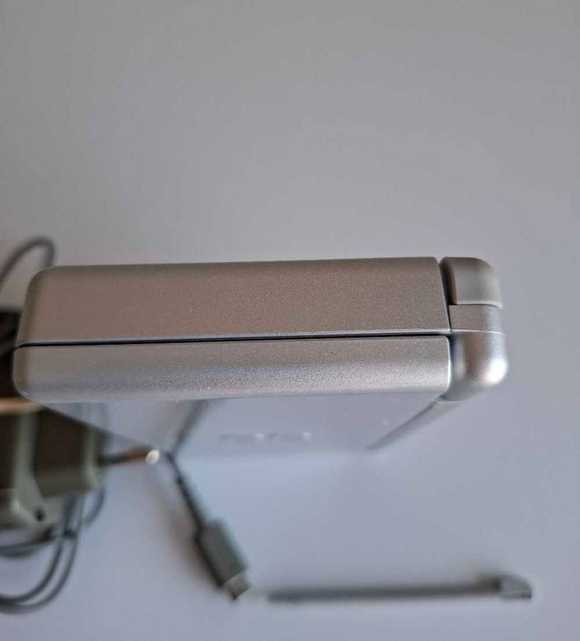 Nintendo Ds Lite Silver +Original stylus, charger
