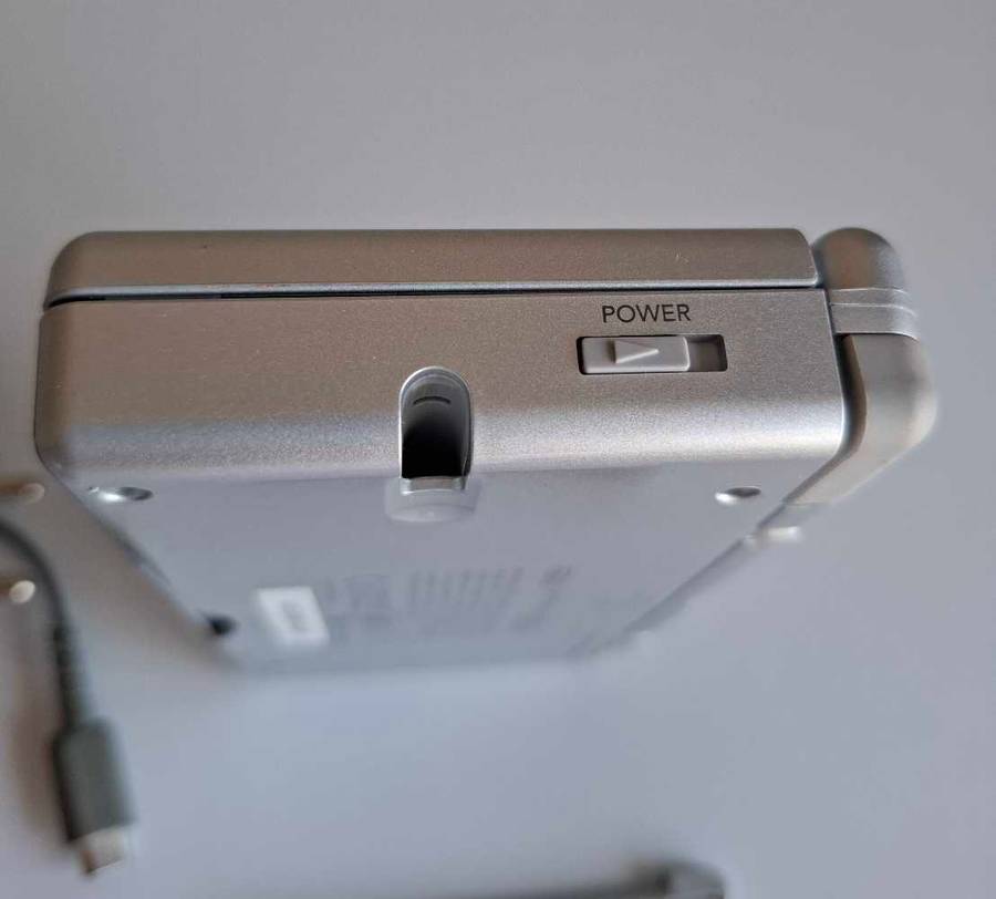 Nintendo Ds Lite Silver +Original stylus, charger
