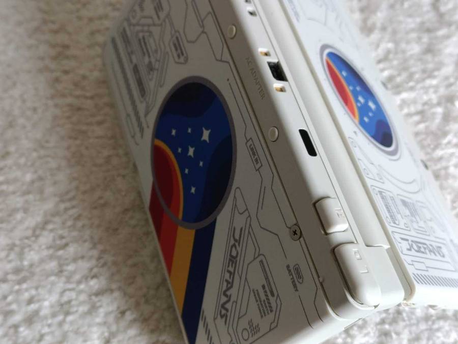 'New' Nintendo 3DS Console With Original Charger