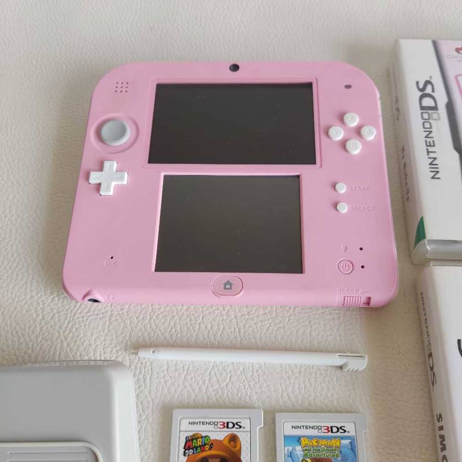 Nintendo 2ds Console and Games Bundle