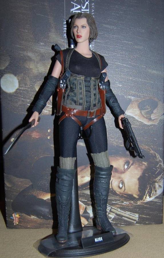 Hot toys 1/6 scale "Alice" Resident evil afterlife figure