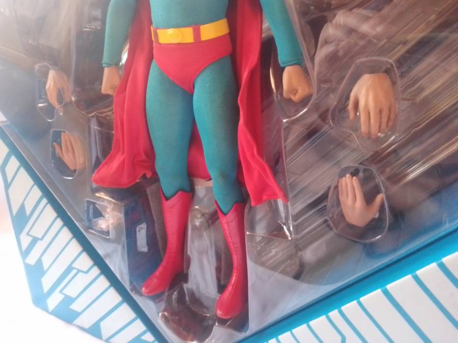Hot Toys Superman - Christopher Reeve 1/6 Scale Movie Masterpiece - 1978 Figure