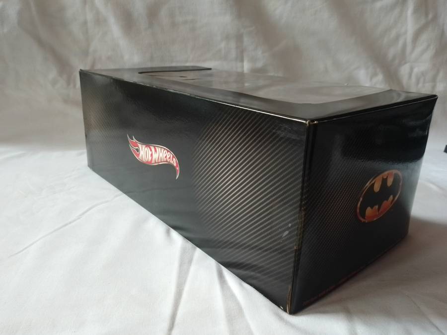 Hot wheels - Batmobile 1989 movie masterpiece 1:18 scale, diecast
