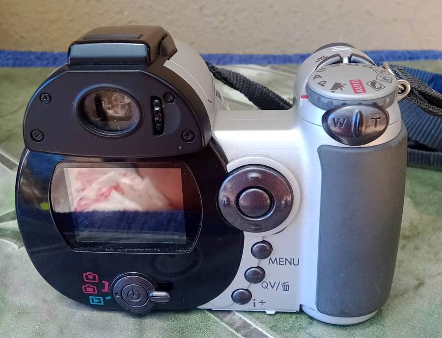 For the collector. Konica Minolta Dimage Z3 digital camera. Please read Description.