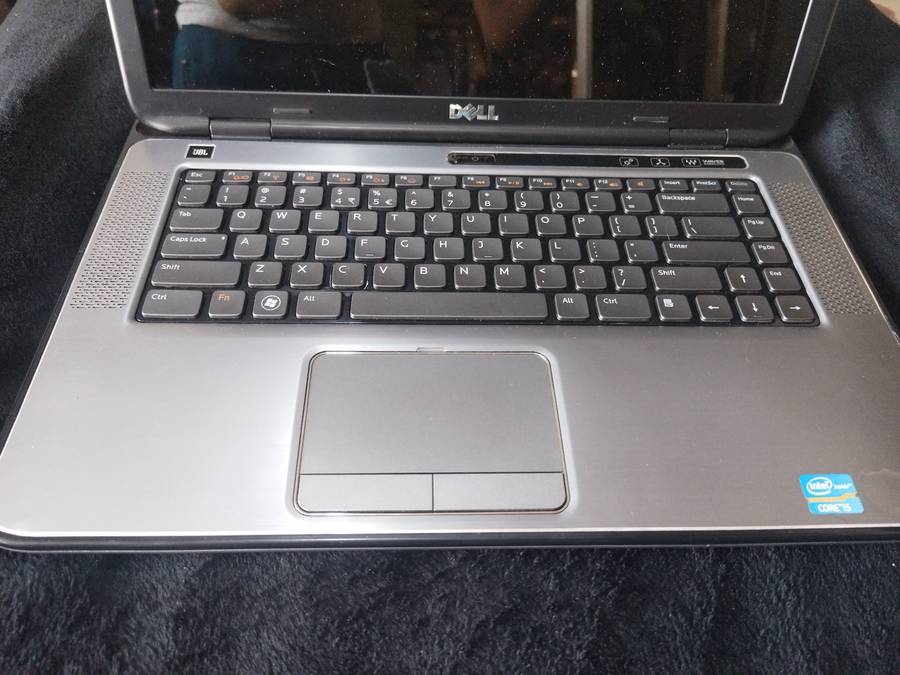 i5 DELL XPS L502x LAPTOP WITH JBL SOUND