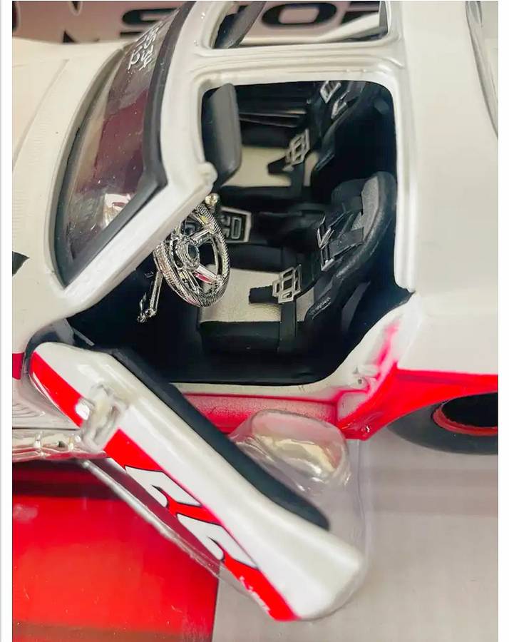 Maisto 1:24 scale 1970 Chevrolet Corvette