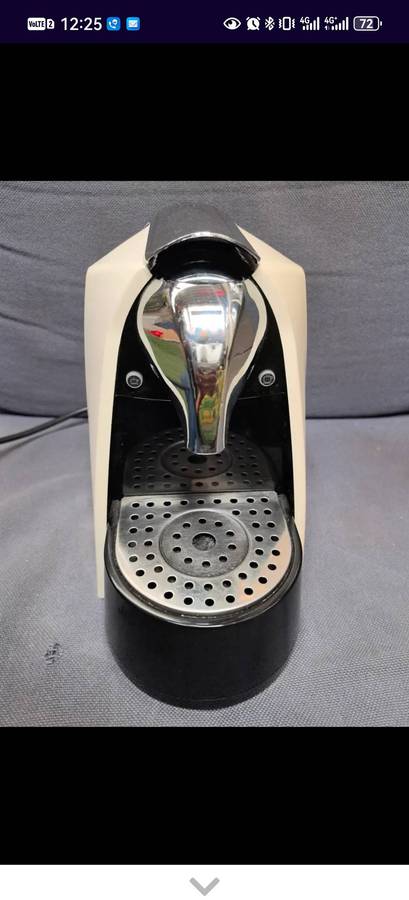 Platinum Nespresso Maker