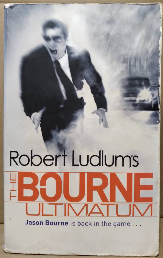 The Bourne Ultimatum - Robert Ludlum (Small Paperback)
