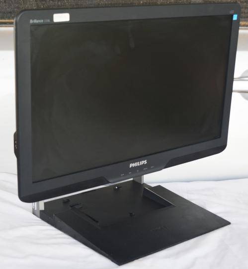 Phillips LCD Monitor 235BL 23 Inch VGA DVI USB Port Firewire Audio In