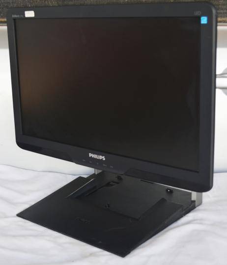 Phillips LCD Monitor 235BL 23 Inch VGA DVI USB Port Firewire Audio In