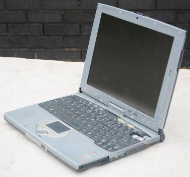 acer Laptop, intel pentium M cpu, 160gb hd , 512 mb ram, 10.5", vga, lan, win xp pro, etc