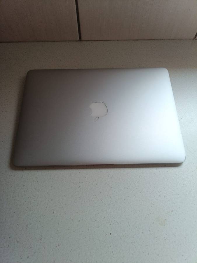 Apple Macbook Air Early 2014 Model | 256 SSD | Core i5 | Ram 4 GB | 11 Inch HD Graphics