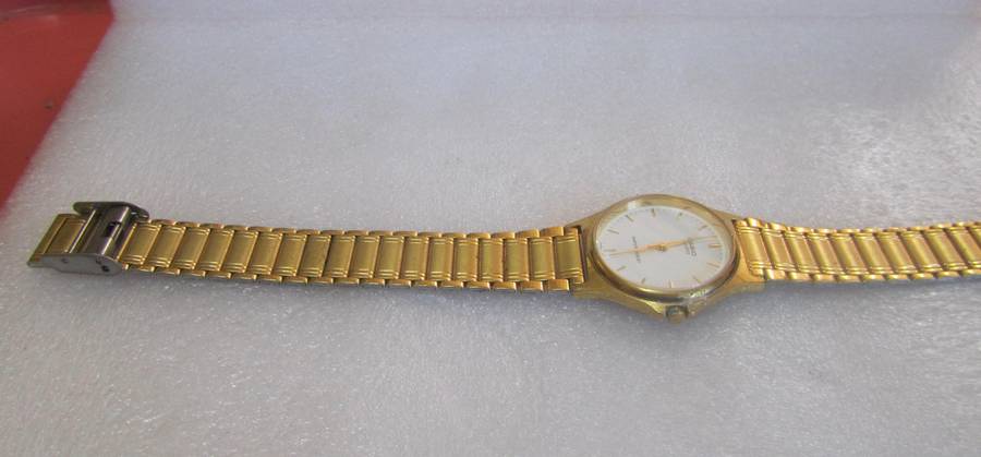 Vintage Casio Quartz Watch: 1360 MTP-1016
