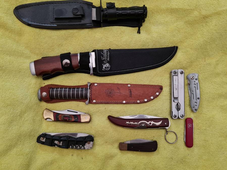 Lot of vintage knives