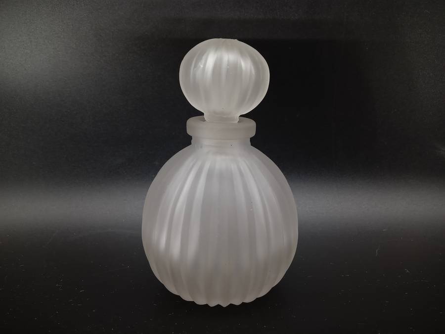 Vintage! Clear Satin Frosted Glass Ribbed Perfume Bottle With Stopper.